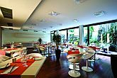 Lanchid 19 Hotel - sala de desayuno, en Buda