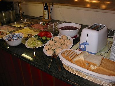 Le petit déjeuner dans une cuisine d'un appartement - Budapest Hôtel Happy Appartements