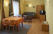 Kikelet Club Hotel Miskolctapolca - sala de apartamento