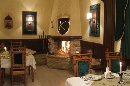 Renessansens atmosfär i Kikelet Club Hotels restaurang i Miskolctapolca