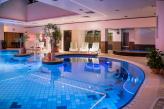 Betaalbare wellnessweekend in Heviz - jacuzzi van het 4-sterren appartementhotel Palota