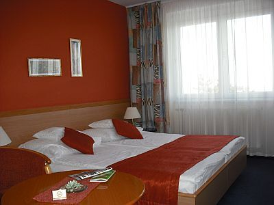 4-sterren Hotel Kikelet in Pecs - standaard kamer -met mooi uitzicht op de stad