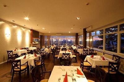 Vasarely Restaurant in Hotel Kikelet - hotels in Pecs - 4-star hotel in Pecs