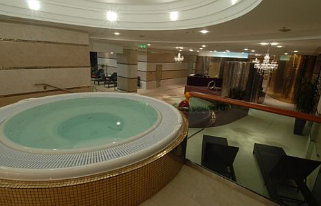 Wellness Hotel Divinus Debrecen***** cu jacuzzi la Divinus Hotel