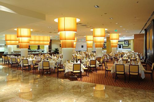 Restaurant in Hotel Aquaworld Resort Budapest - hotels in Budapest - wellness and conference hotel - online reservation