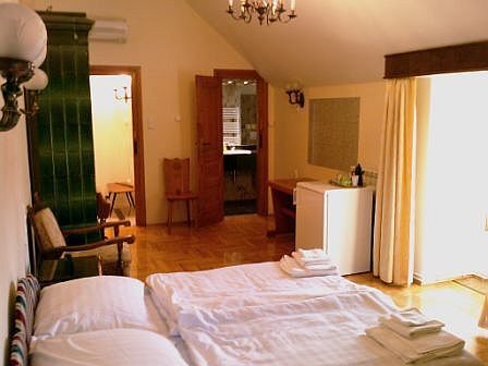 Hotel Kalmár panzió, csendes és szép kétágyas szobája