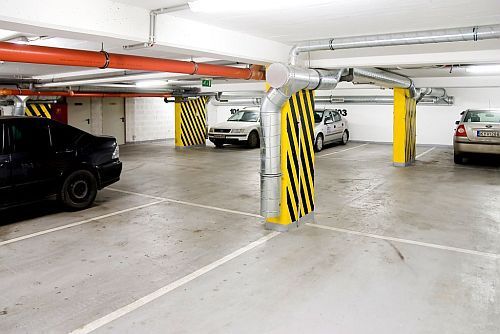 Garage sottoterraneo custodito al hotel City di Budapest