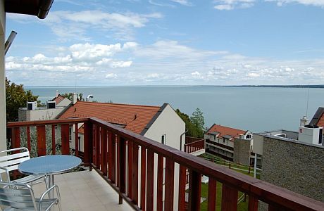 L'Hôtel Echo Residence donne sur le lac Balaton - Luxury Tihany - coucher de soleil