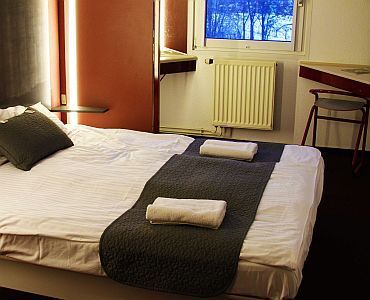Goedkoop hotel in de buurt van Boedapest - Hotel Drive Inn, gelegen direct bij de snelwegen M1 en M7