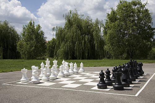 Gigantyczny szach - czychy i romantyczny hotel na Węgrzech - Zichy Park Hotel Bikacs