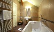 Łazienka w Hotelu wellness Ipoly Residence Balatonfured - Elegancja i Higienia