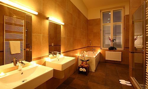 Ipoly Residence Hotel Balatonfured - bathroom of 2-bedroomed suite