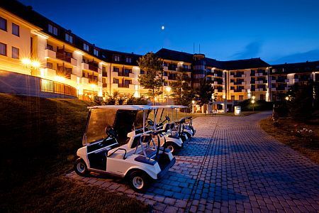 Golfbaan in een prachtig natuurgebied in Bukfurdo op het gebied van het Hotel Greenfield Golf en SPA Resort in Buk, Hongarije