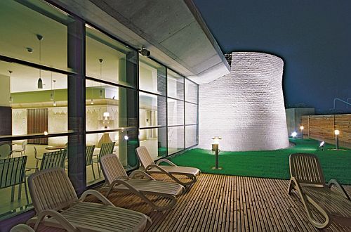 Saliris Resort Hotel con terrazza con vista sulla collina di sale