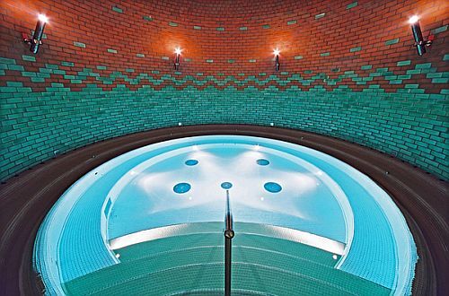 Saliris Resort Hotel z niezrównaną kąpielą bąbelkową w Egerszalok