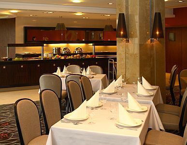 Elegancka restauracja Saliris Spa Resort Hotel w Egerszalok