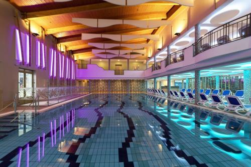 4* wellness hotel piscina de aventura cubierta en Zalakaros