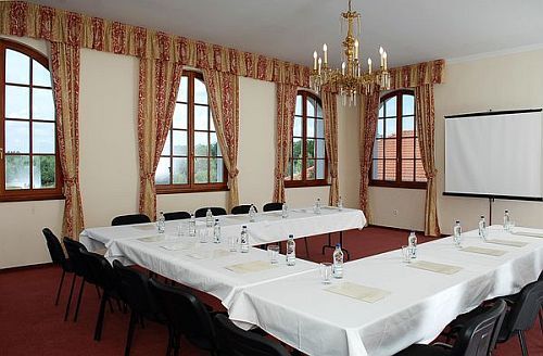 Bodrogi Mansion**** restaurant met lekkernijen en overvloedig eten