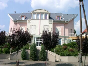 Pension Belle Fleur in Boedapest - het gebouw van het pension, gelegen in een mooie buitenwijk van Boeda - goedkope accommodatie in Boedapest