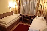 Premium room - bathroom - cheap accommodation in Kecskemet - Hotel Harom Gunar