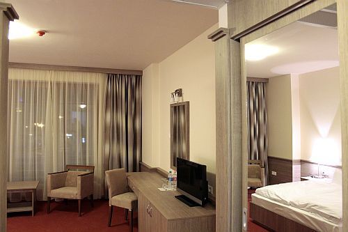 Czterogwiazdkowy Hotel Harom Gunar - 'Premium' pokój w Kecskemet za niedrogą cenę
