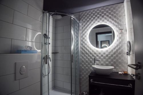 Appartement met badkamer in het Hotel Palatinus in Sopron, Hongarije