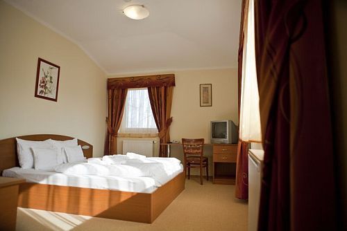 Beschikbare hotelkamers tegen actieprijzen in de buurt van de dennenbossen van Loverek in Sopron, Hongarije - Hotel Mandarin Sopron