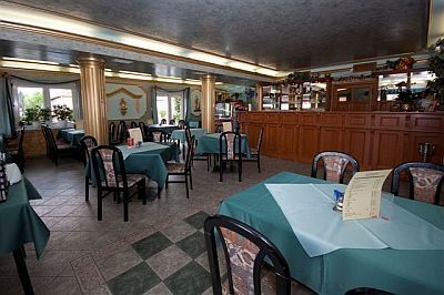 Ristorante dell'Aparthotel Sarvar - hotel a tre stelle a Sarvar vicino all'Arboreto di Sarvar