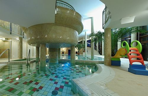 Speciale wellnessaanbiedingen van het 4* Wellness Hotel in Gyula