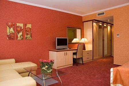 4* 2-Zimmer-Hotelzimmer in Cserkeszolo im Aqua Spa Hotel