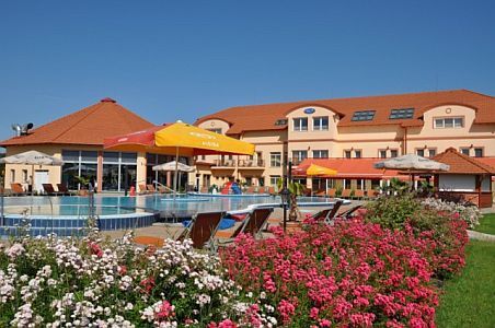 Aqua Spa Hotel Cserkeszolo 4* speciale pakketten in Cserkeszolo