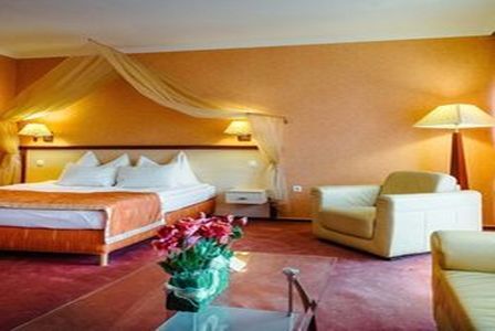 Elegante hotel de bienestar en Cserkeszolo 4* Aqua-Spa Wellness Hotel