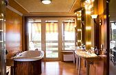 Hotel Silvanus 4* lakosztályának fürdőszobája Visegrádon
