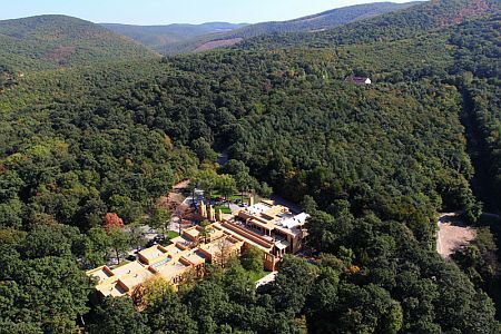 Hotel Bambara a Felsotarkany nelle foreste dei Monti di Bukk