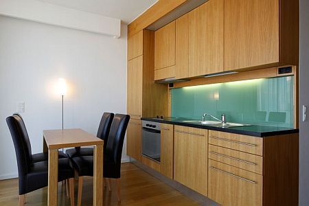 Apartamenty z kuchnią nad Balatonem - Bavaria Yachtclub & Apartments zaprasza gości do swoich luksusowych apartamentów z amerykańską kuchnią