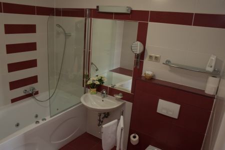 Calimbra Wellness Hotel 4* vackert badrum i Miskolctapolca