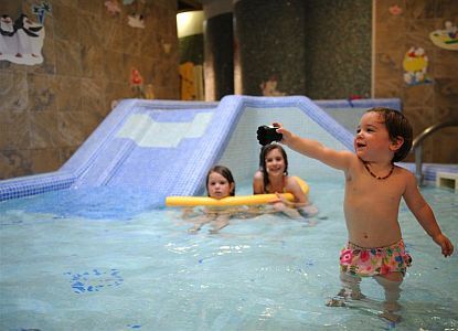 Kinderbad in het Hotel Mendan in Zalakaros, Hongarije - kindvriendelijk hotel
