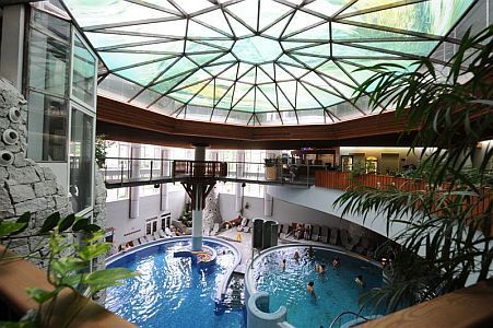 L'Aqualand con una superficie dell’acqua di oltre 400 mq a Zalakaros - Hotel Mendan