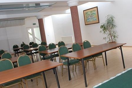 Sala de conferencias y de eventos en Heviz a precio reducido para 200 personas