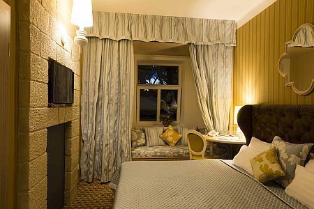 A Hotel Oxigén elegáns és romantikus hotelszobája Noszvajon, Eger közelében