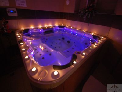 Jacuzzi d'Hôtel Sunshine de 3 étoiles Budapest, Kobanya-Kispest