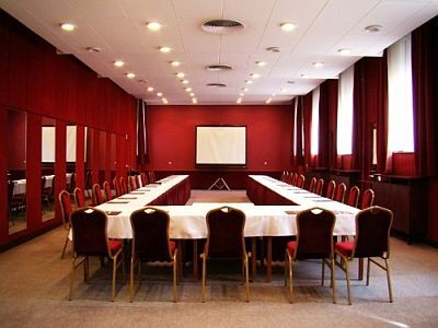 Conferentie- en evenementenzaal in het Hotel Helios in Heviz, Hongarije