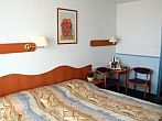 Отель Панорама- в городе Хевиз - комфортный двухспальный номер