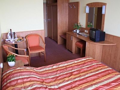 Beschikbare tweepersoonskamer in het Hotel Panorama Heviz met halfpension voor actieprijzen