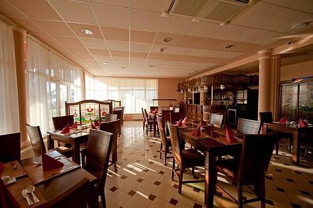 Restaurant in het Hotel Panorama in Bekescsaba in de buurt van de stad Gyula met goede wellnessfaciliteiten