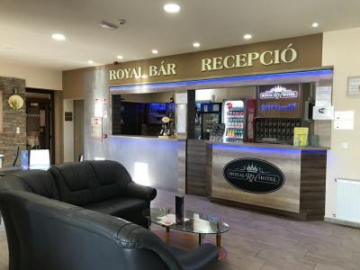 Hotel Royal Cserkeszolo - accommodation in the vicinity of the thermal and wellness bath at discount prices