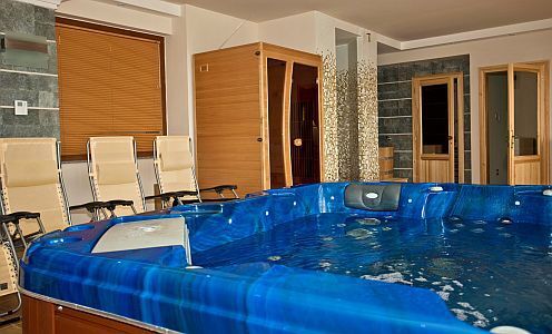 Jaccuzi del Hotel Obester - servicios bienenstar en Debrecen