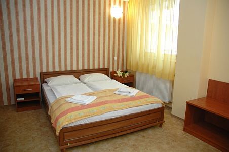 Hôtel Atlantic Budapest - chambre à 2 lits,  disponible pour quelques heures aussi 