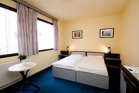 Freies Zimmer in Budapest mit verkerhsgünstigen Lage und Parkplatz - Hotel Thomas