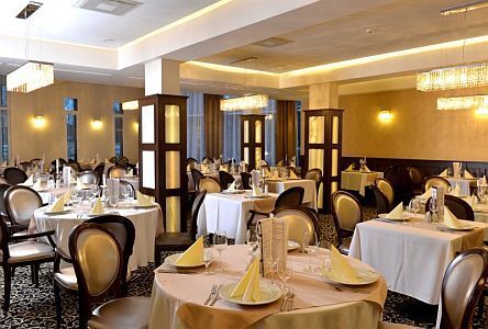 Restauracja Hotelu Residence Siofok, w sam raz na romantyczne spotkania